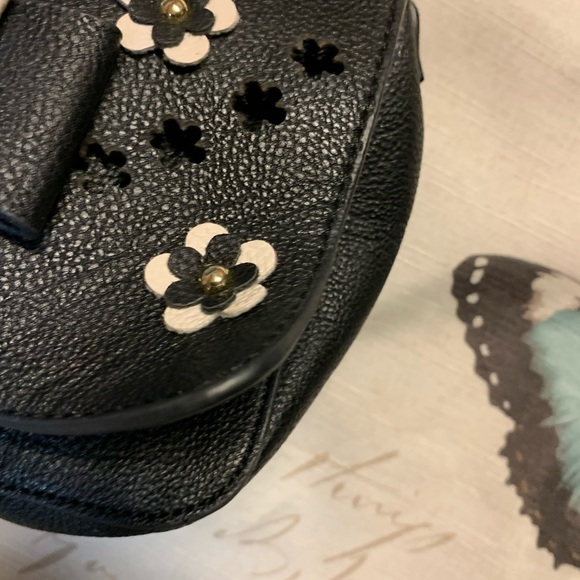 Betsey Johnson floral bow crossbody - Picture 6 of 10